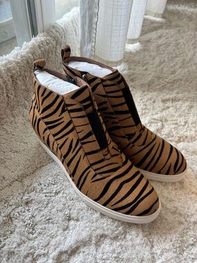 Paolo Tiger-Print High-Top Sneakers in Brown and Black